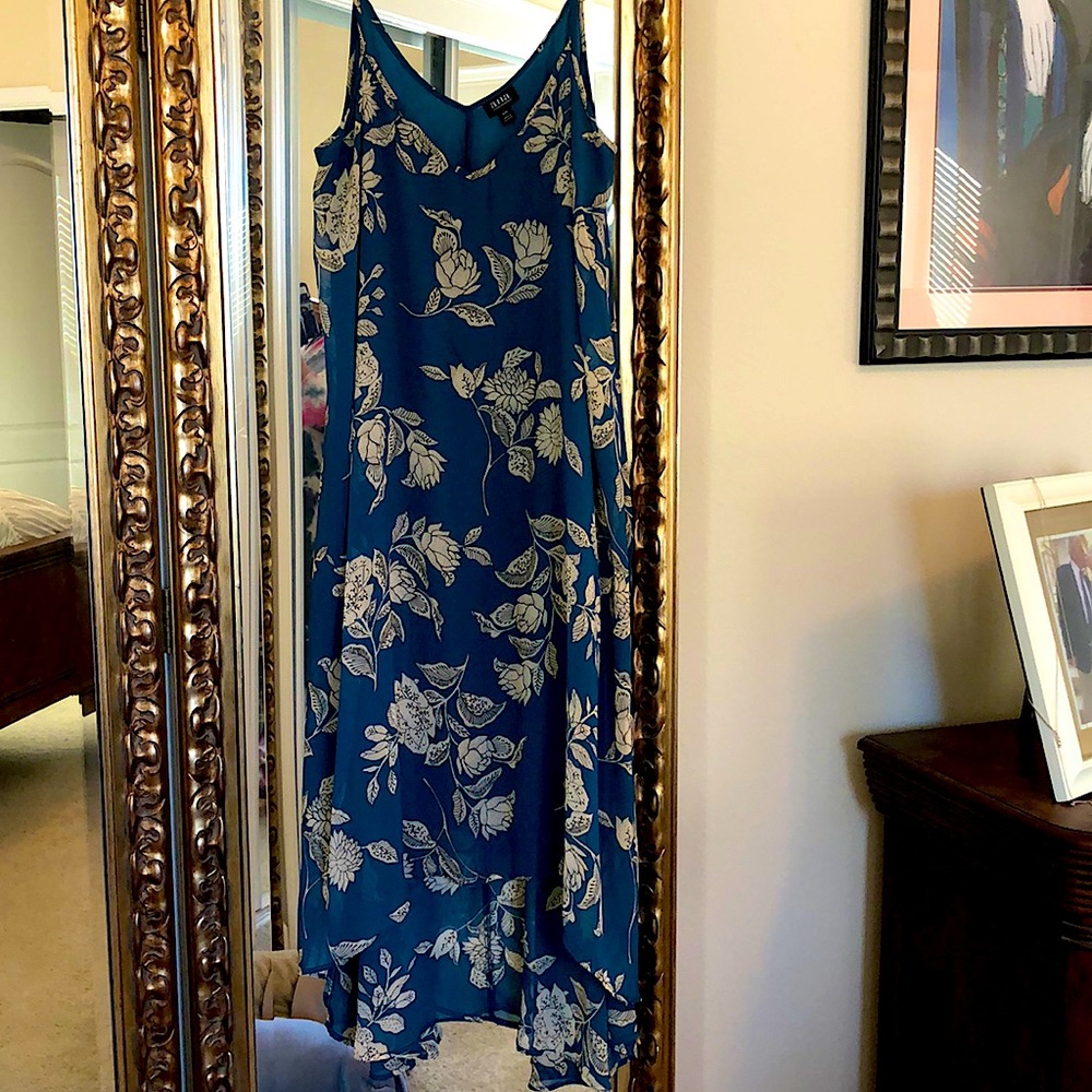 Lightweight maxi length hi/low dress. Teal, adjustable straps, worn once, lined.